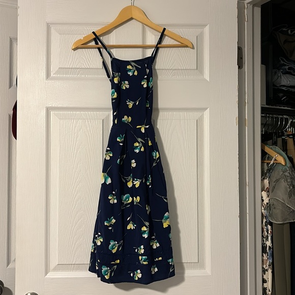 XS navy dress with floral pattern - Picture 3 of 3